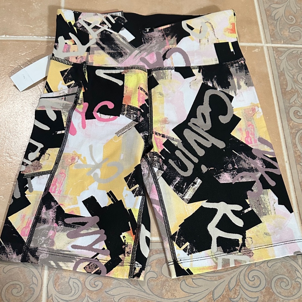 NWT Calvin Klein Women's Graphic Shorts - Picture 3 of 6